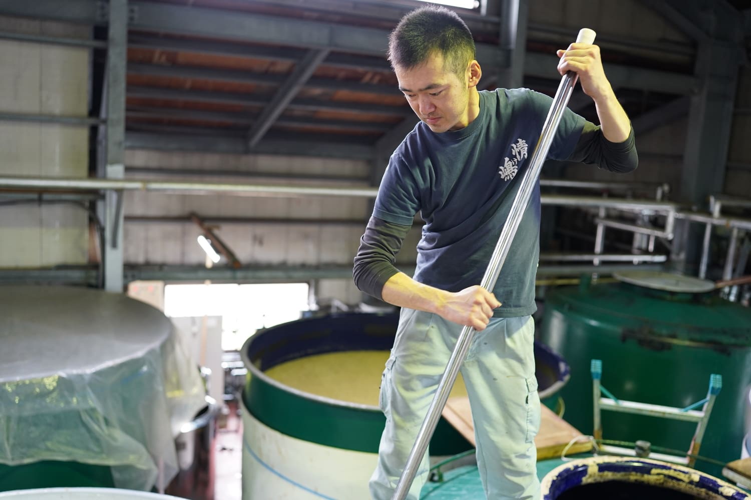 焼酎の造り方：情け嶋ができるまで | 八丈興発株式会社